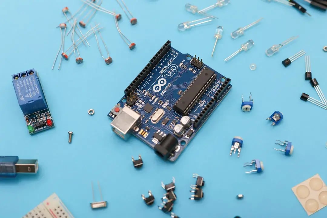 Electronic components affected by Trump’s new electronics tariffs – impact on import costs for e-commerce businesses.